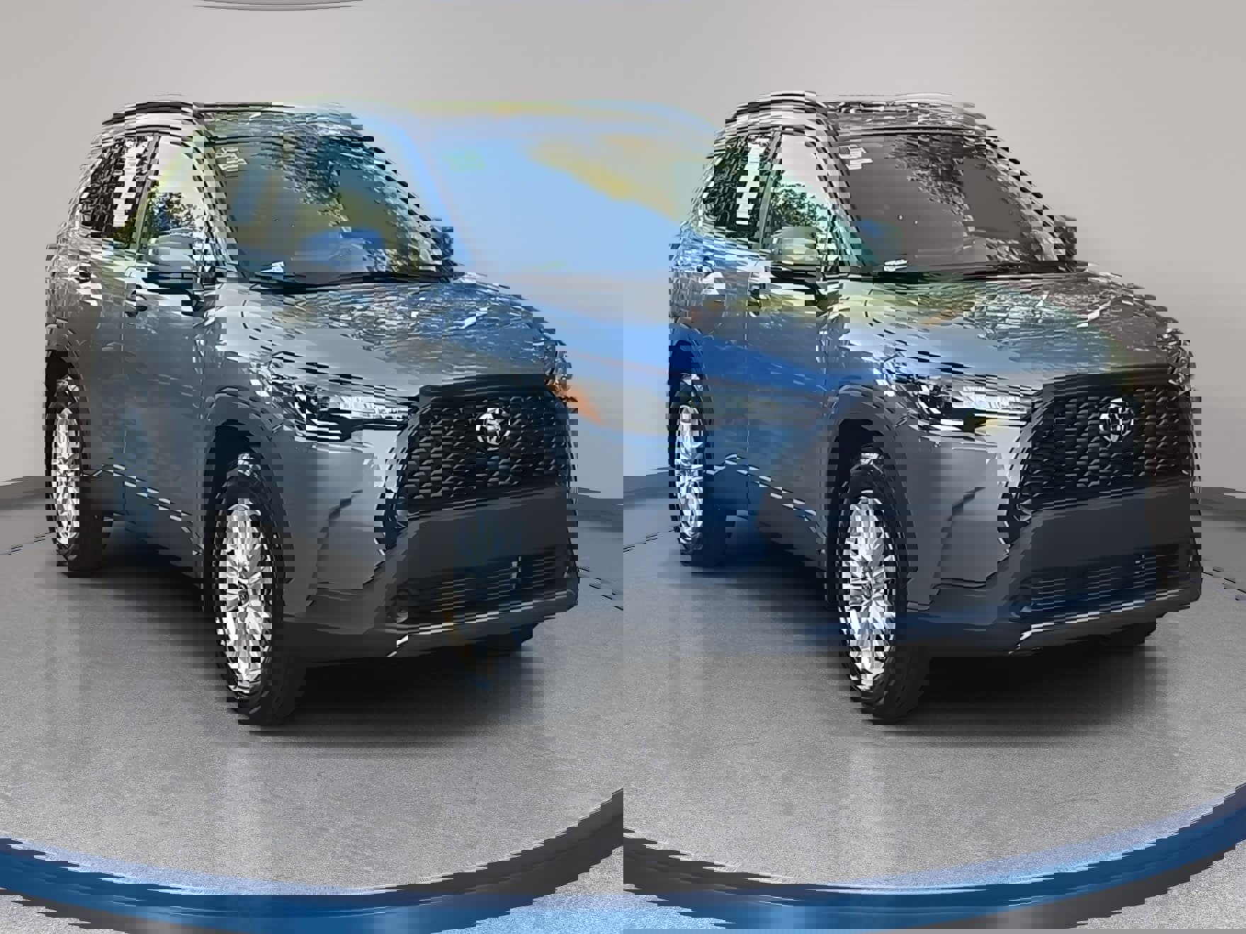 Used 2024 Toyota Corolla Cross LE w/ Moonroof Package image 3