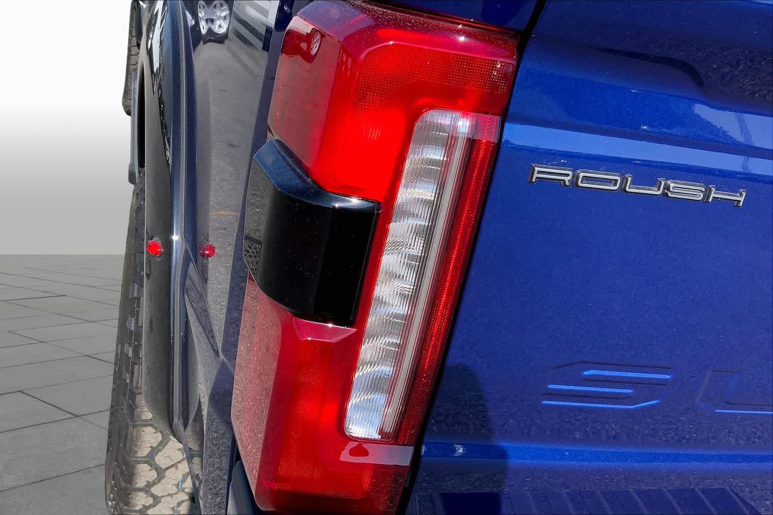 New 2026 Ford F250 Lariat w/ Black Appearance Package AWD/4WD image 14
