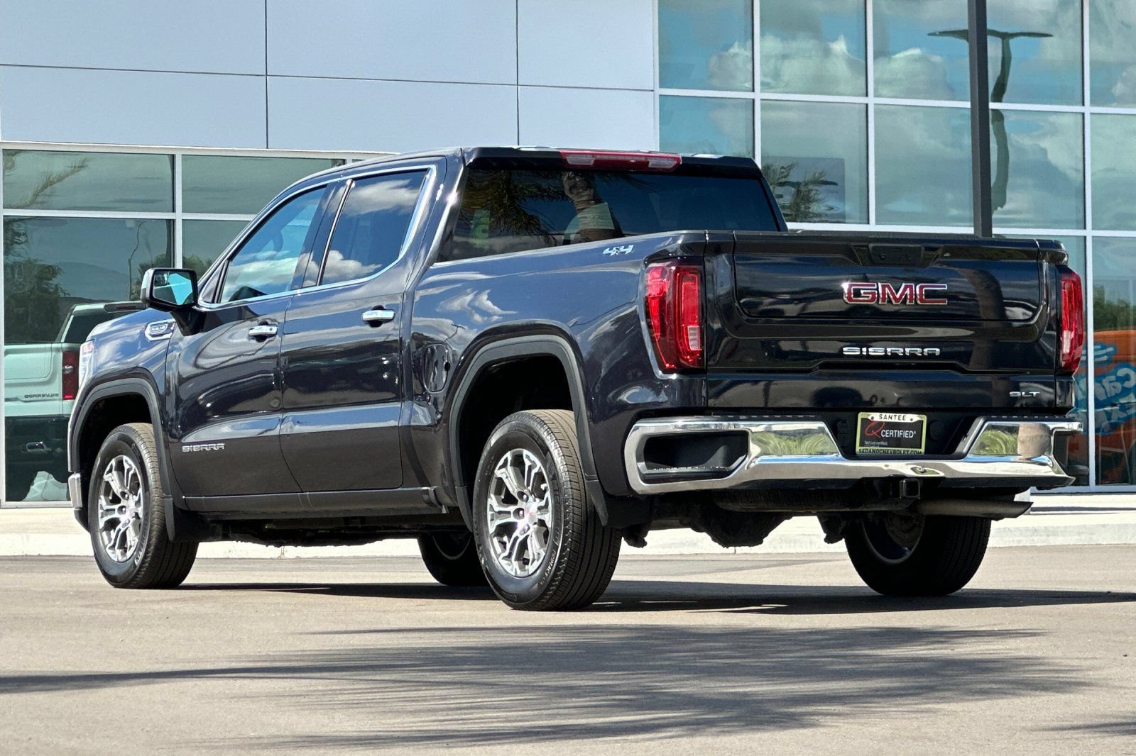 Used 2025 GMC Sierra 1500 SLT AWD/4WD image 6