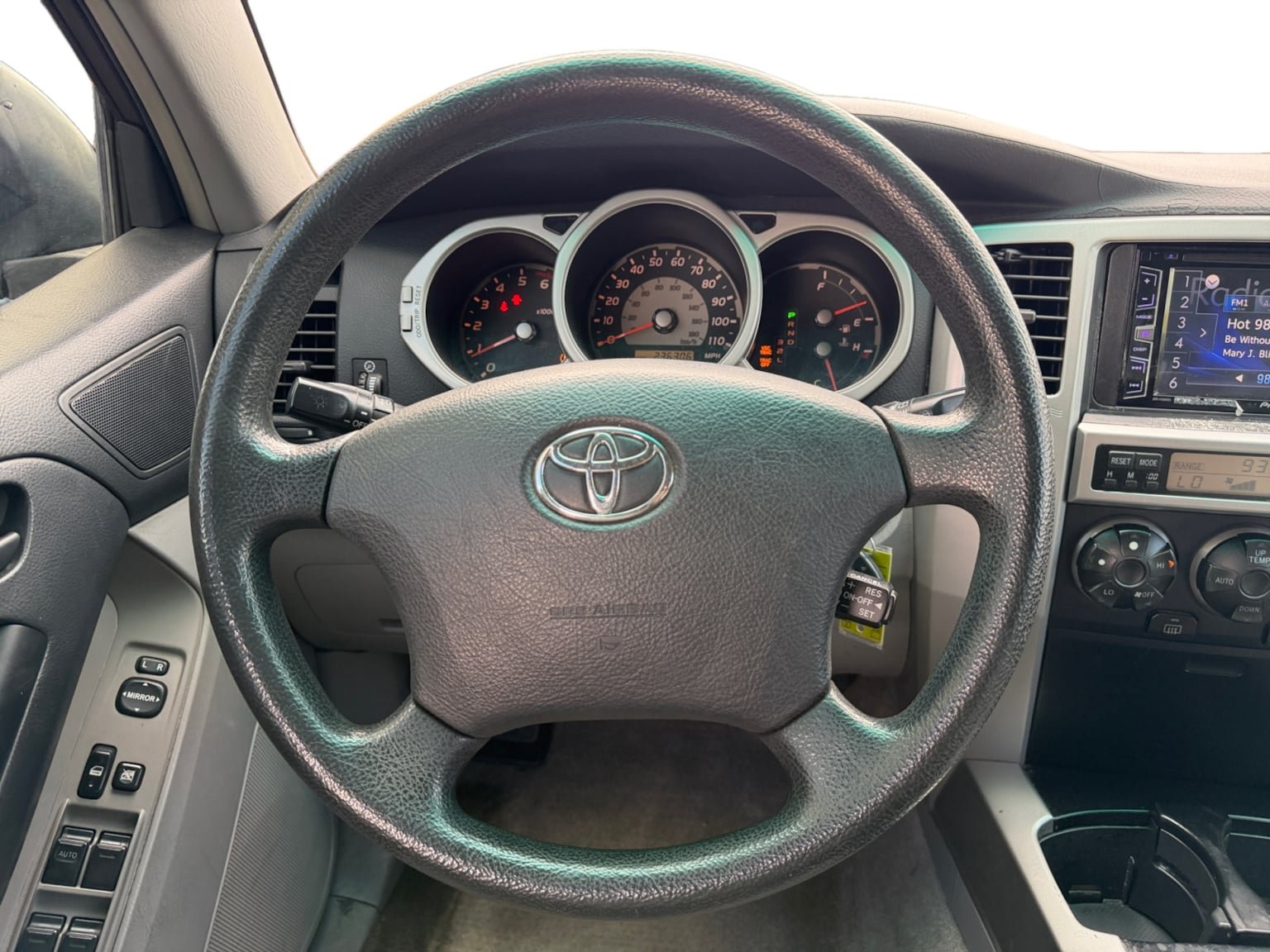 Used 2004 Toyota 4Runner SR5 RWD image 13