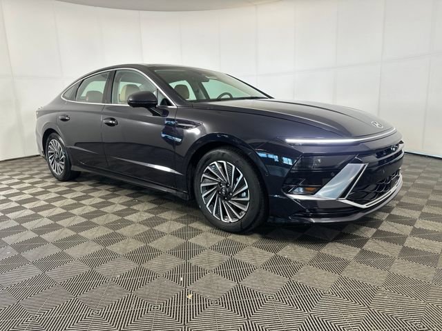 Used 2025 Hyundai Sonata Limited image 2