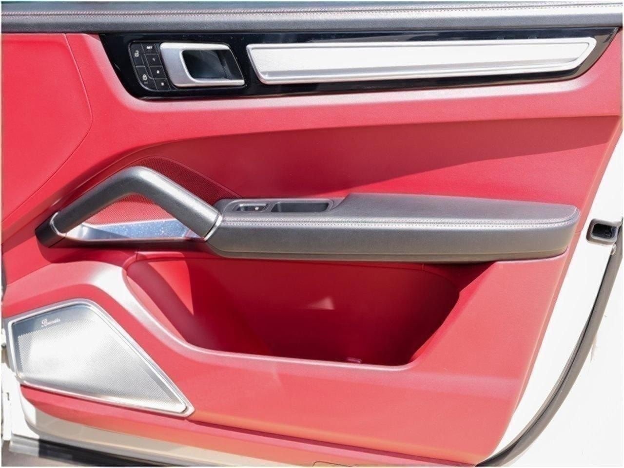 Certified 2022 Porsche Cayenne Turbo image 26