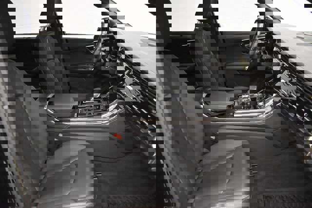 Used 2025 Audi Q7 3.0T Premium Plus image 21