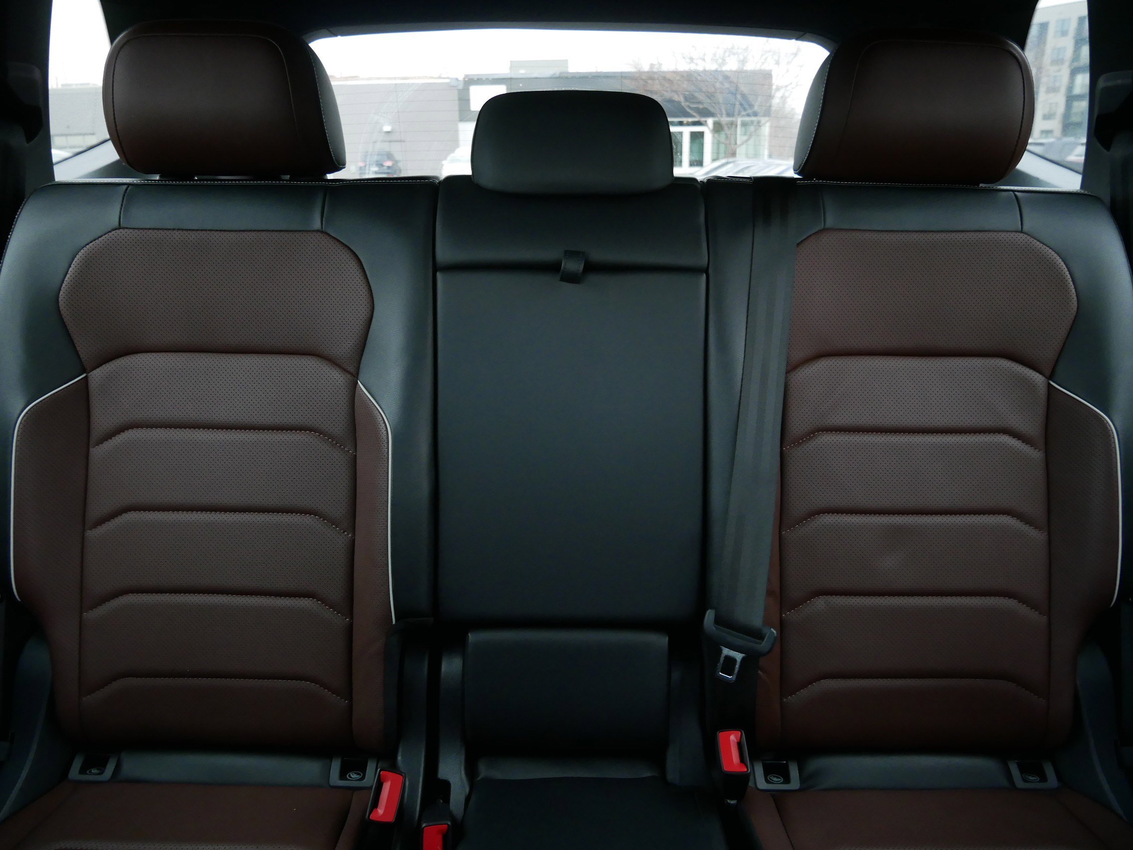 Used 2022 Volkswagen Tiguan SEL R-Line image 13