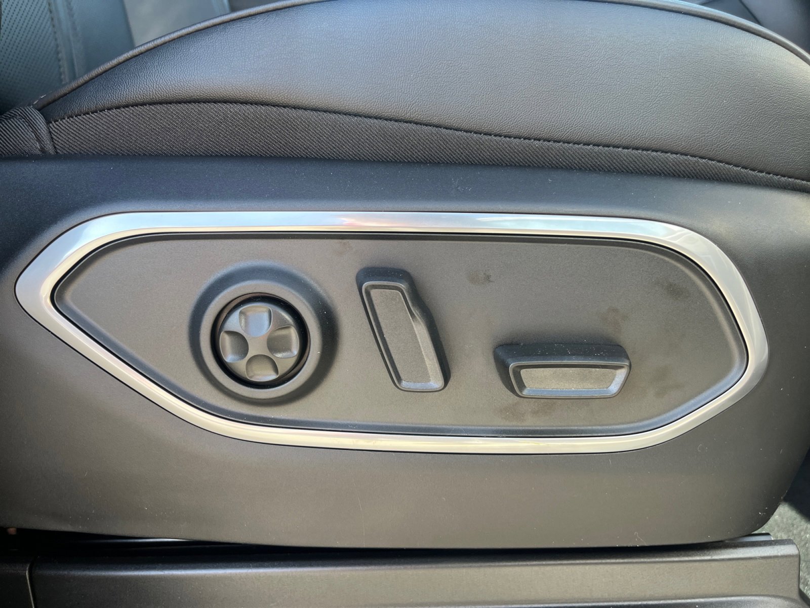 New 2026 Jeep Grand Wagoneer Limited image 30