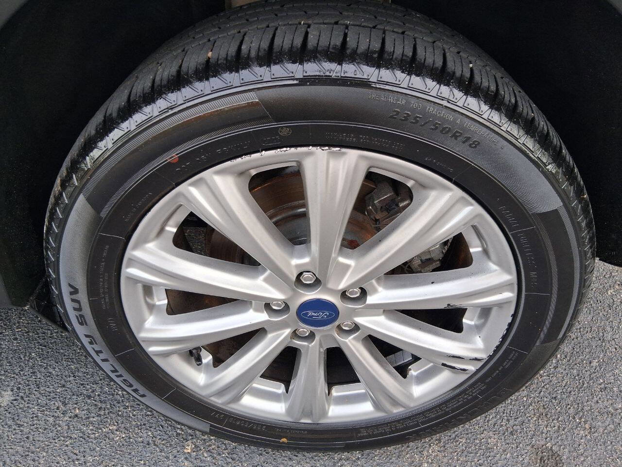 Used 2017 Ford Escape Titanium image 27