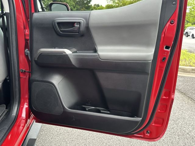 Used 2022 Toyota Tacoma SR5 w/ Technology Package RWD image 18