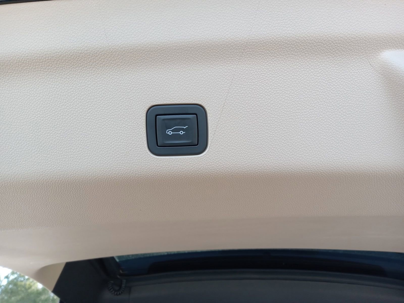 Used 2024 Cadillac Escalade ESV Premium Luxury AWD/4WD image 27