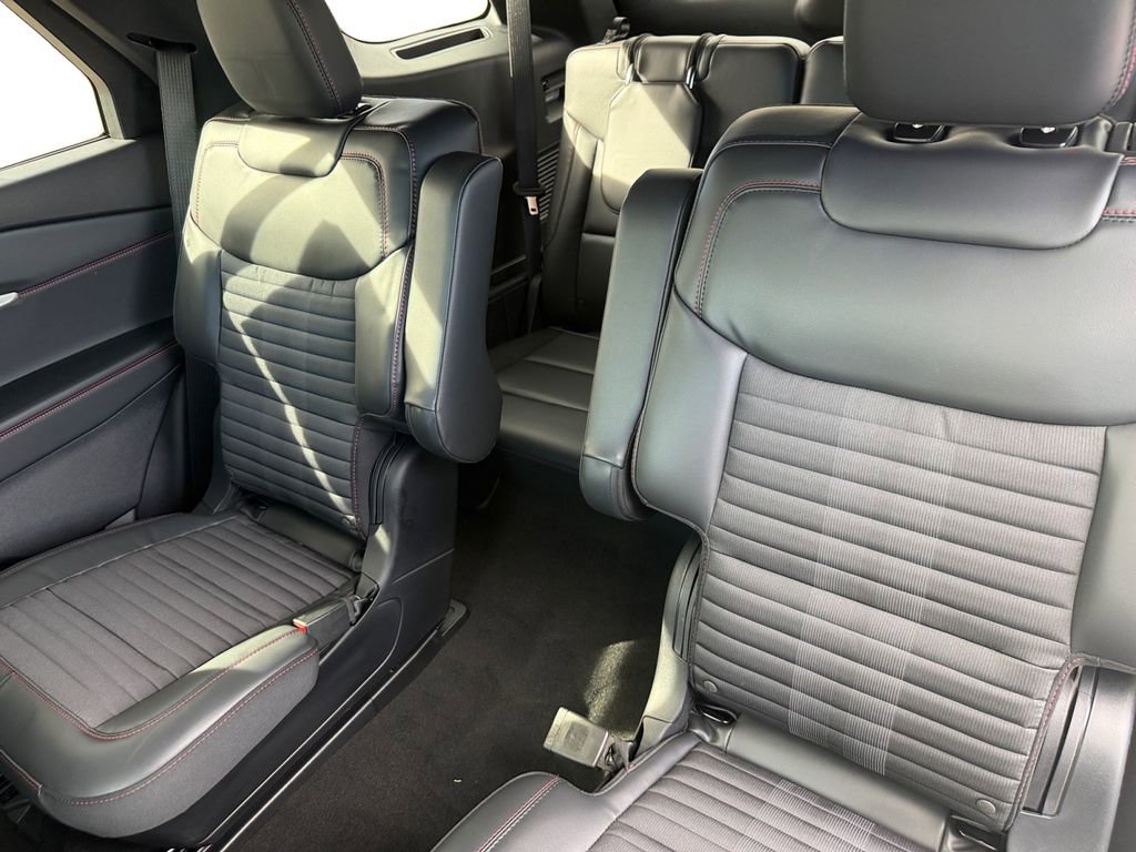 New 2026 Ford Explorer ST-Line w/ ST-Line Street Pack AWD/4WD image 13