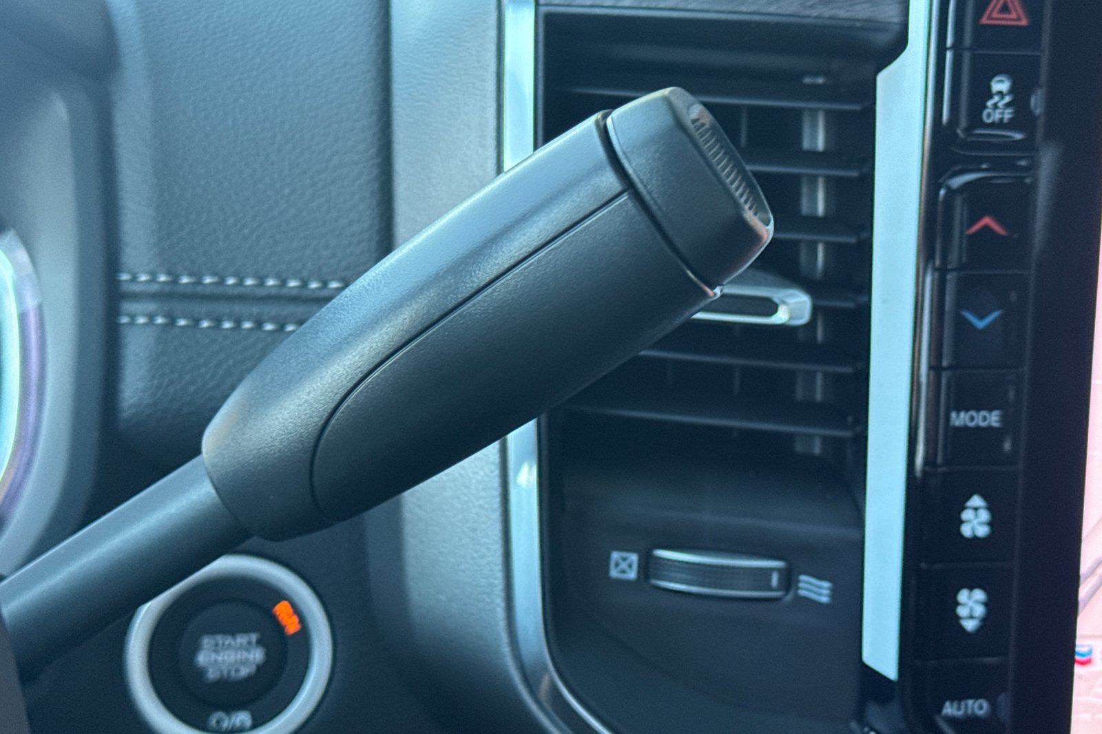 New 2026 RAM 3500 Laramie AWD/4WD image 20