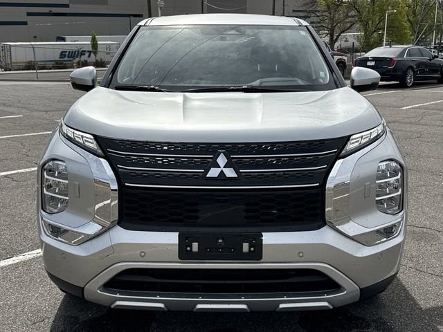 Used 2024 Mitsubishi Outlander SE Black Edition image 28