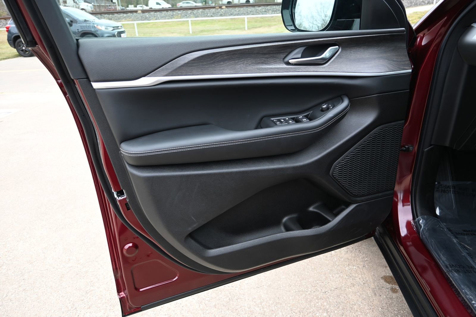 New 2026 Jeep Grand Cherokee Altitude image 7