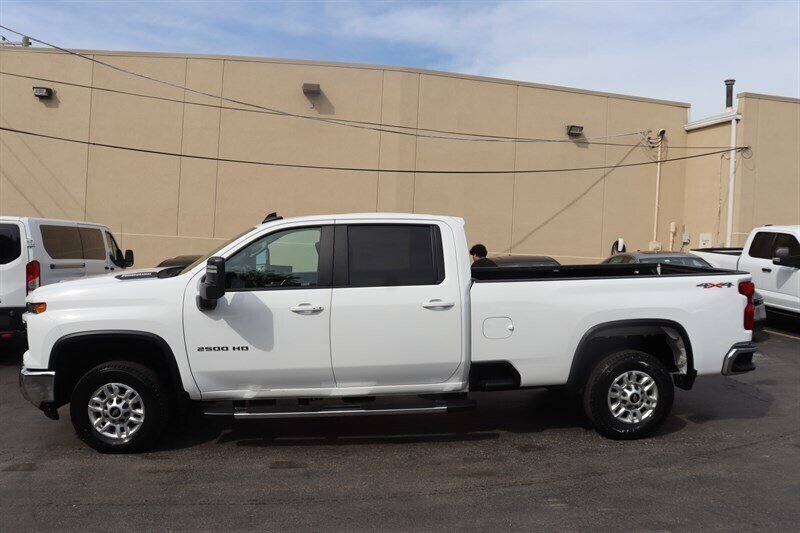 Used 2025 Chevrolet Silverado 2500 LT w/ Convenience Package AWD/4WD image 4