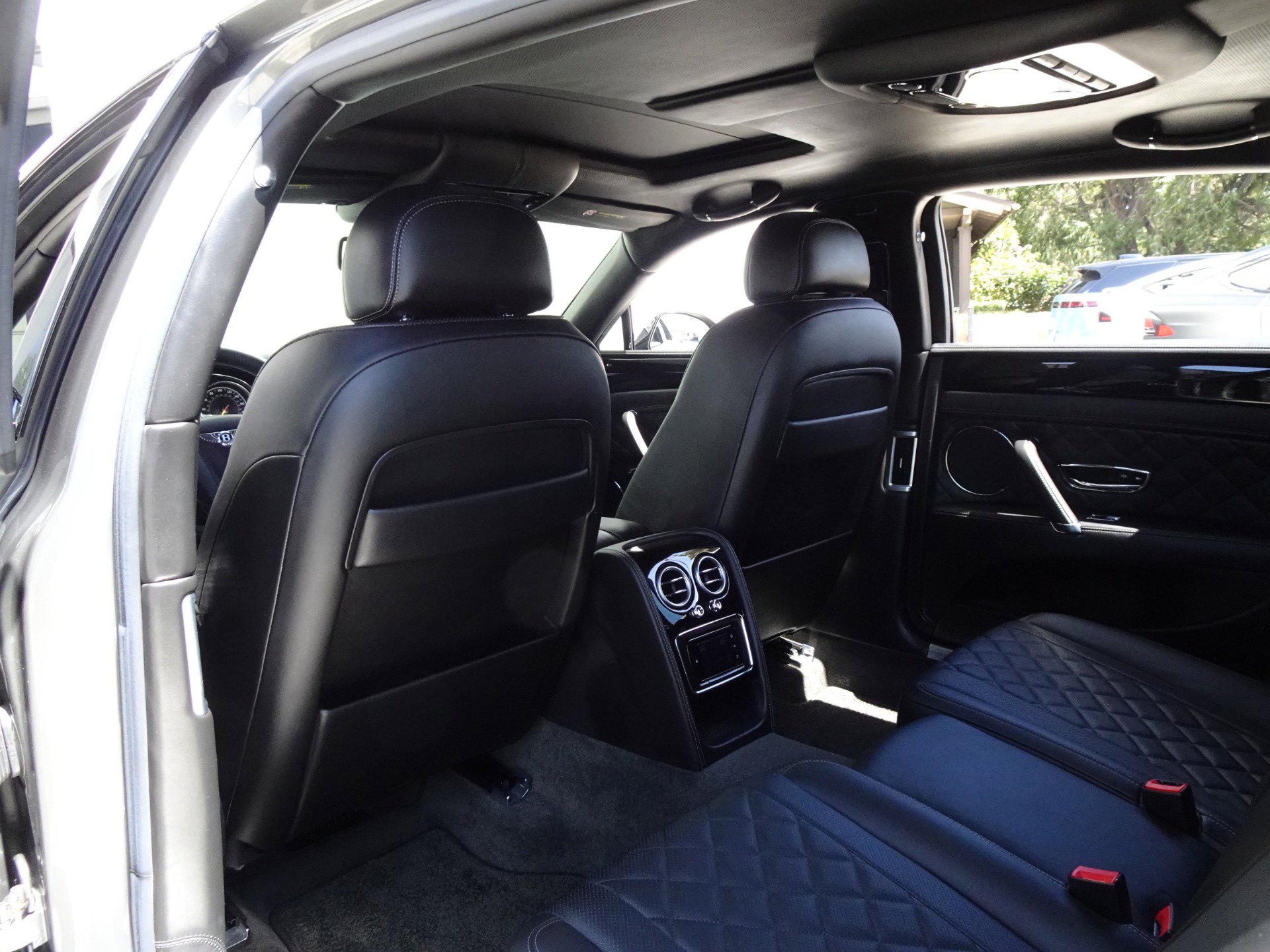 Used 2018 Bentley Flying Spur S V8 AWD/4WD image 12