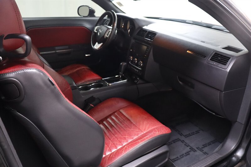 Used 2012 Dodge Challenger SXT RWD image 20