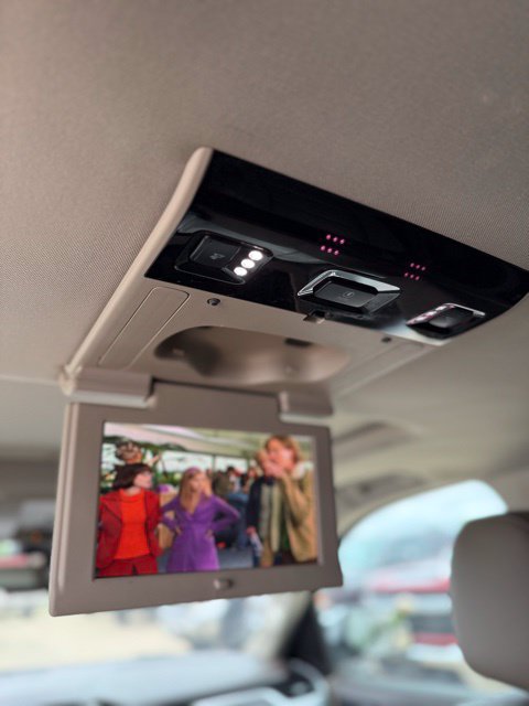 Used 2017 Chevrolet Suburban Premier AWD/4WD image 21