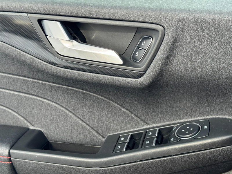 Used 2025 Ford Escape ST-Line image 24