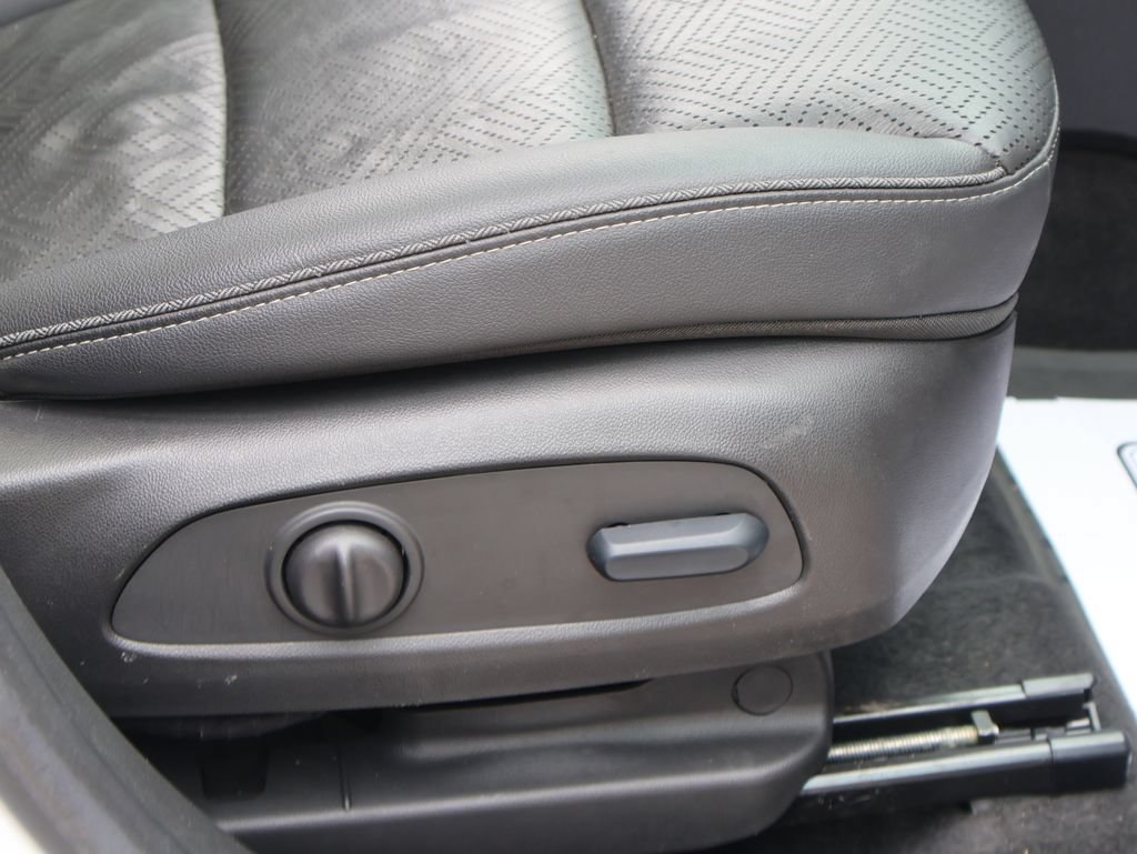 Used 2023 Buick Encore GX Essence w/ Experience Buick Package AWD/4WD image 10