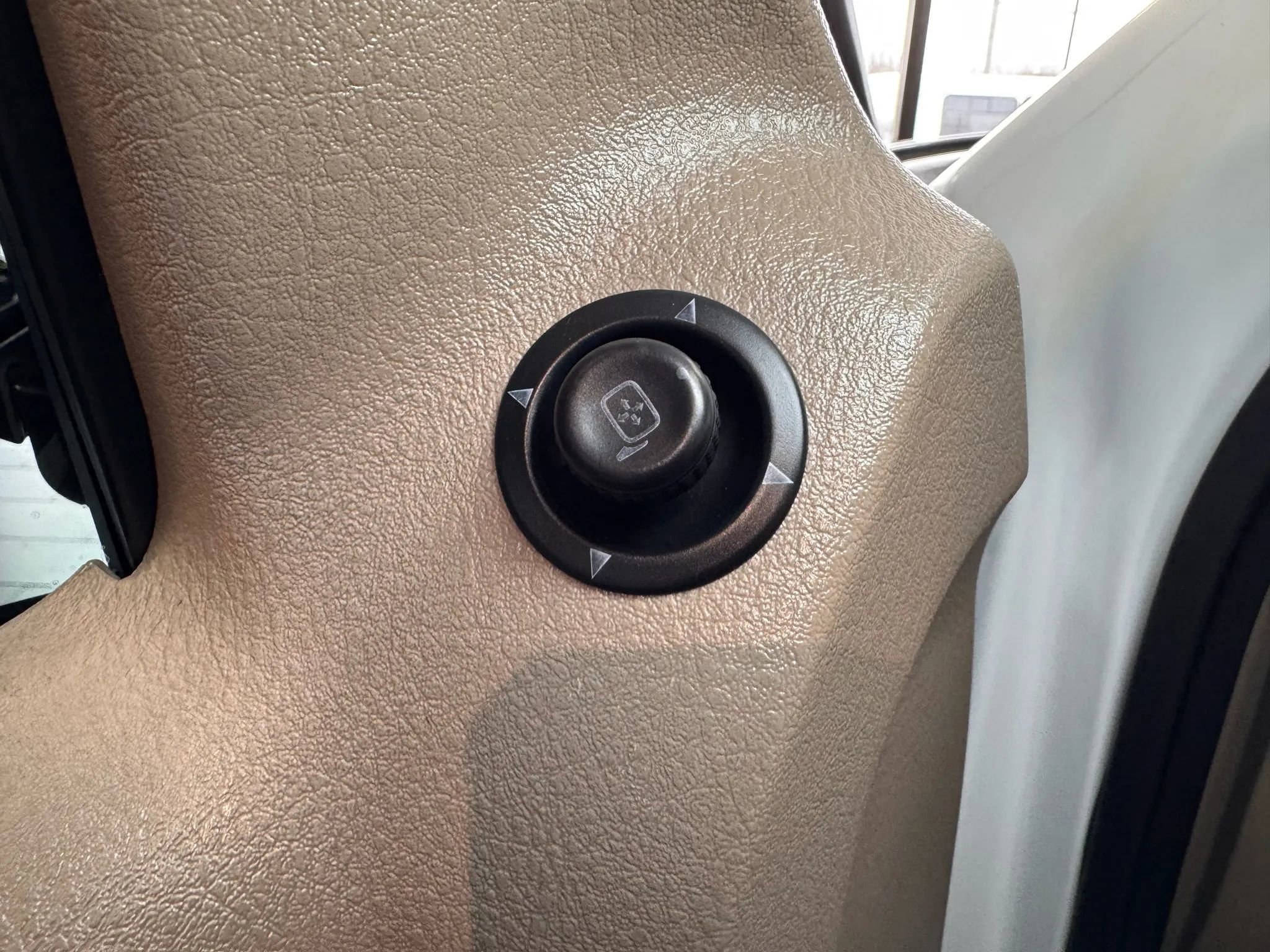 Used 2005 Ford Explorer Eddie Bauer AWD/4WD image 25