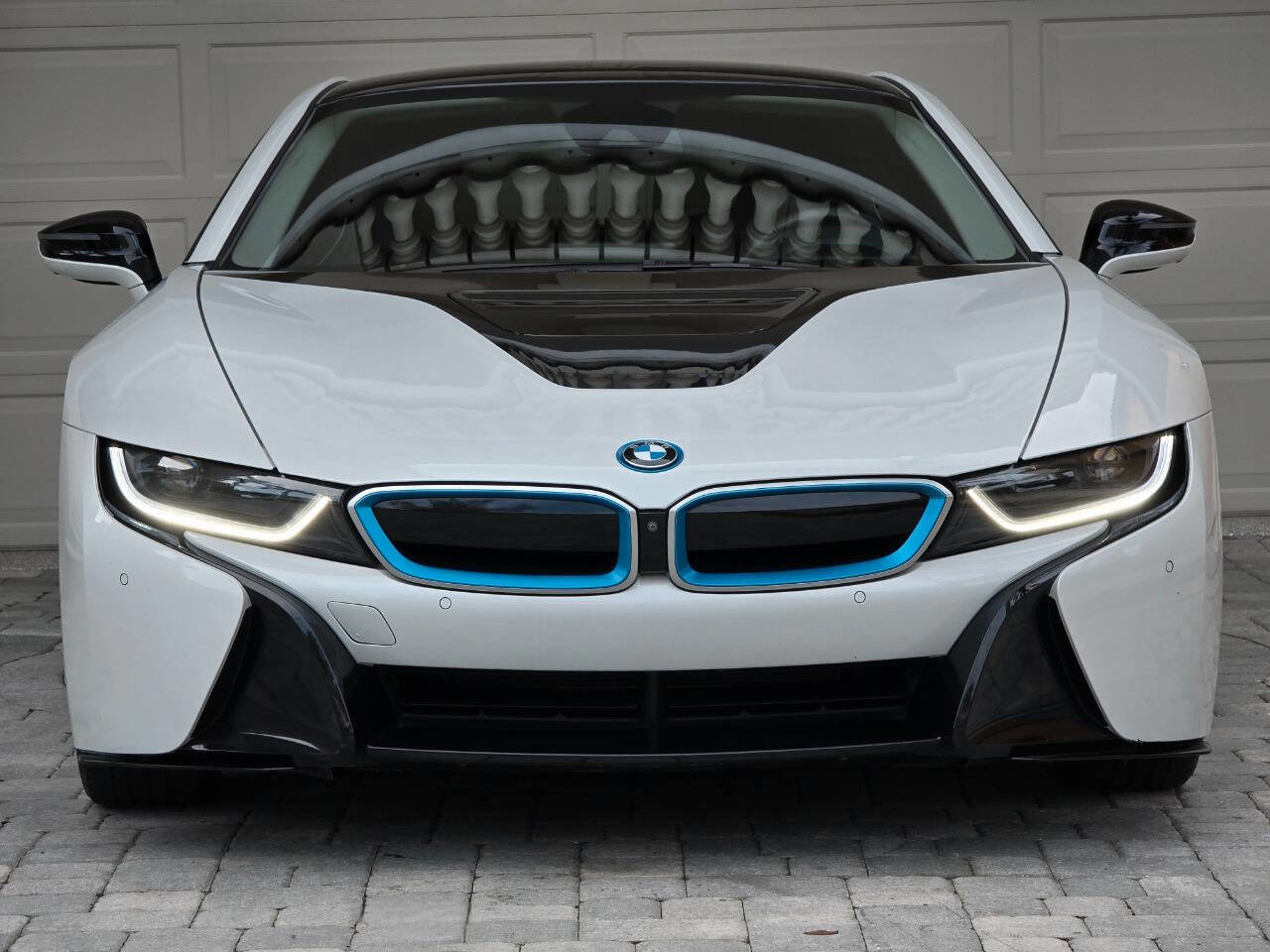Used 2019 BMW i8 Coupe image 28