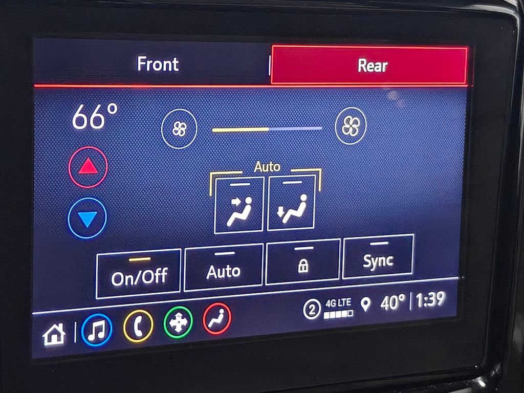 Used 2022 Chevrolet Traverse LT image 40