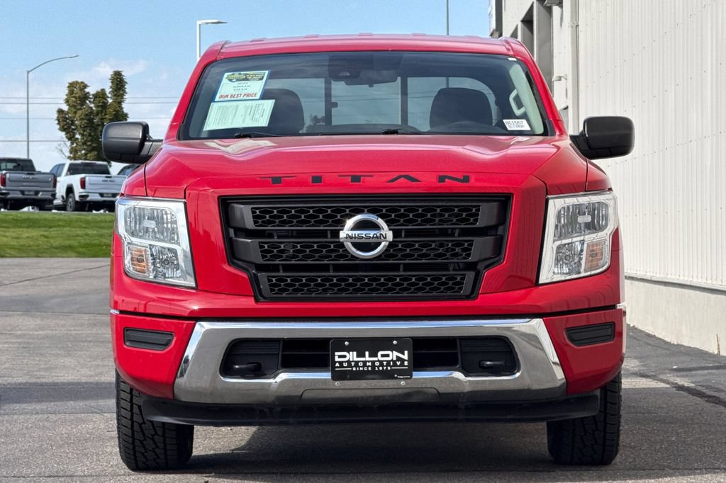Used 2022 Nissan Titan SV AWD/4WD image 12