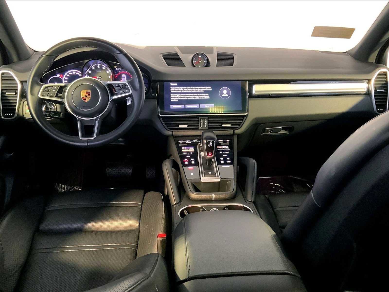 Certified 2022 Porsche Cayenne Platinum Edition image 27