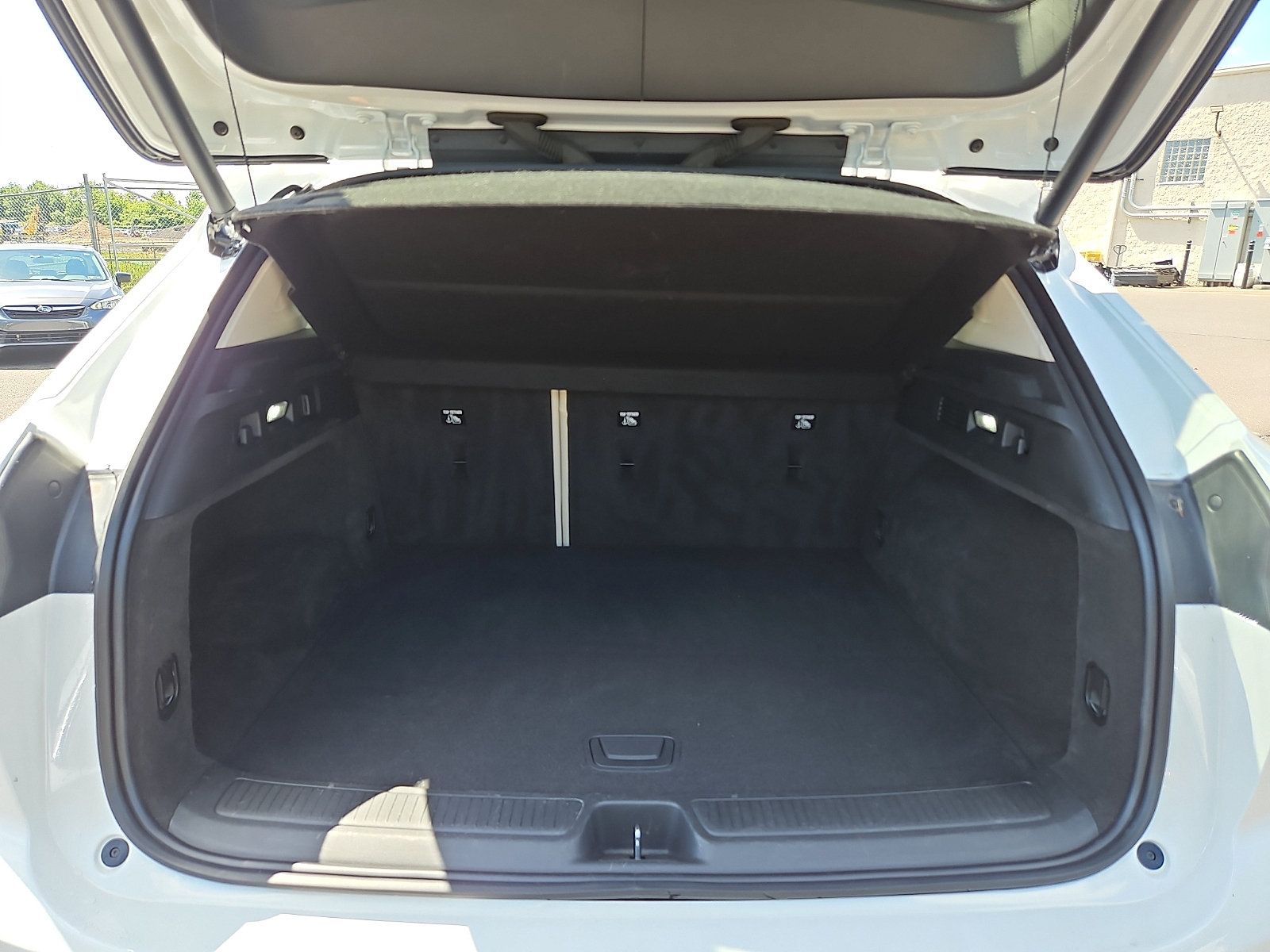 Used 2022 Buick Envision Avenir w/ Safety Package AWD/4WD image 29