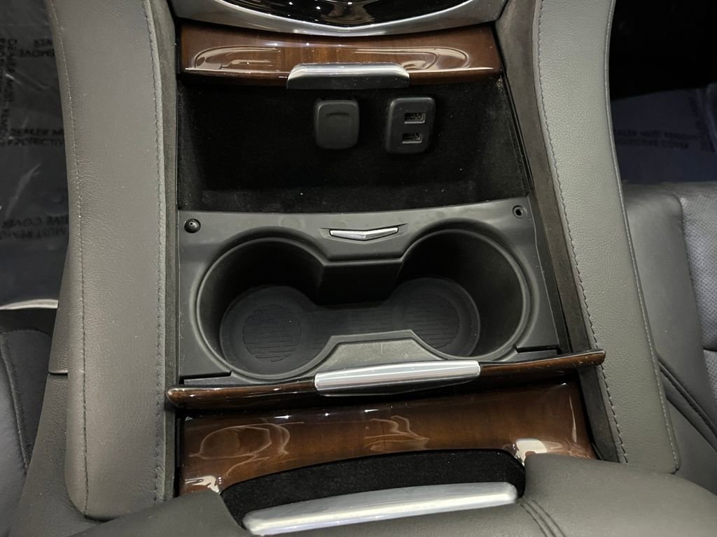 Used 2020 Cadillac Escalade Premium Luxury image 26