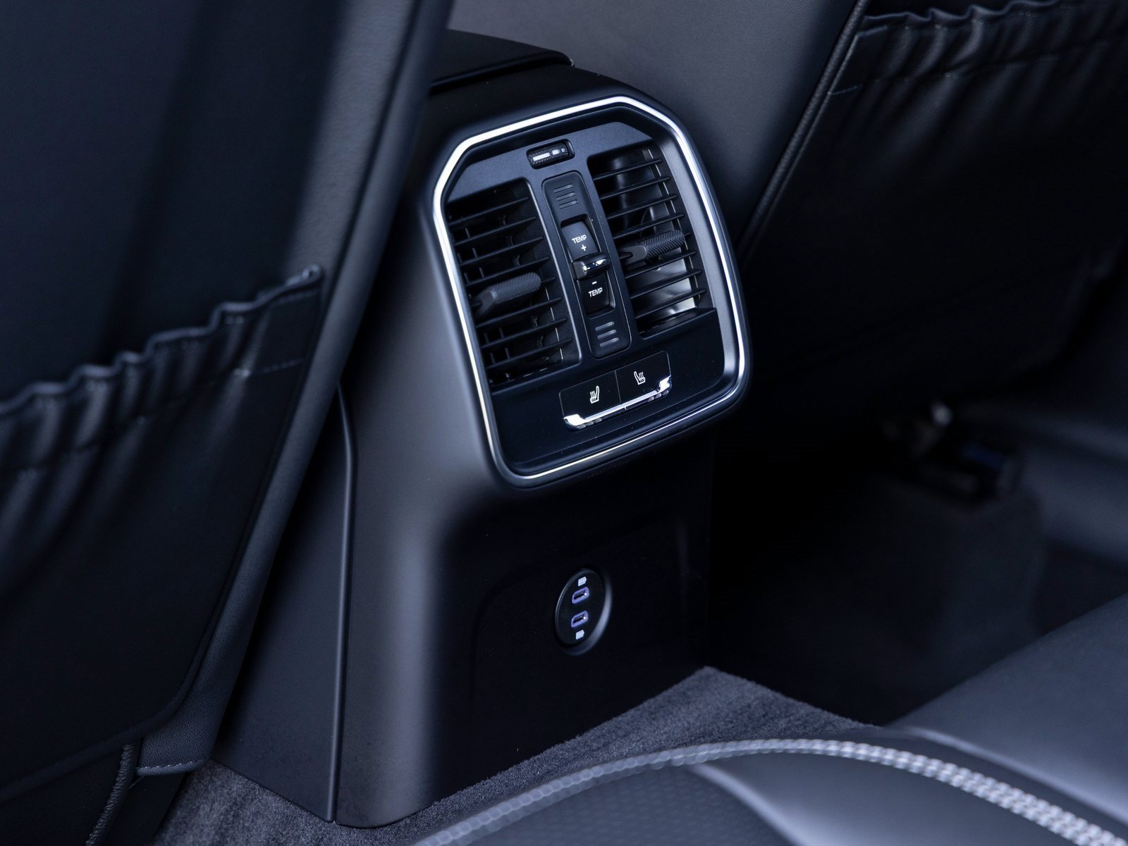 Used 2025 Porsche Macan Turbo image 28