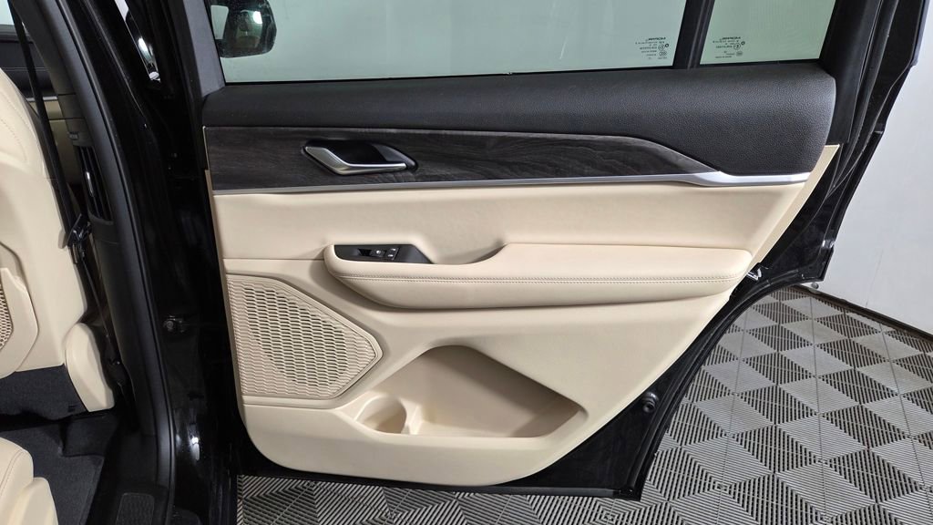 Used 2023 Jeep Grand Cherokee L Limited image 37