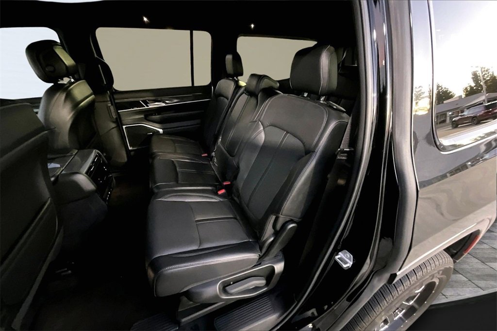 Used 2022 Jeep Wagoneer Series II image 27