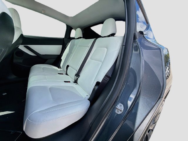 Used 2022 Tesla Model Y Performance AWD/4WD image 20