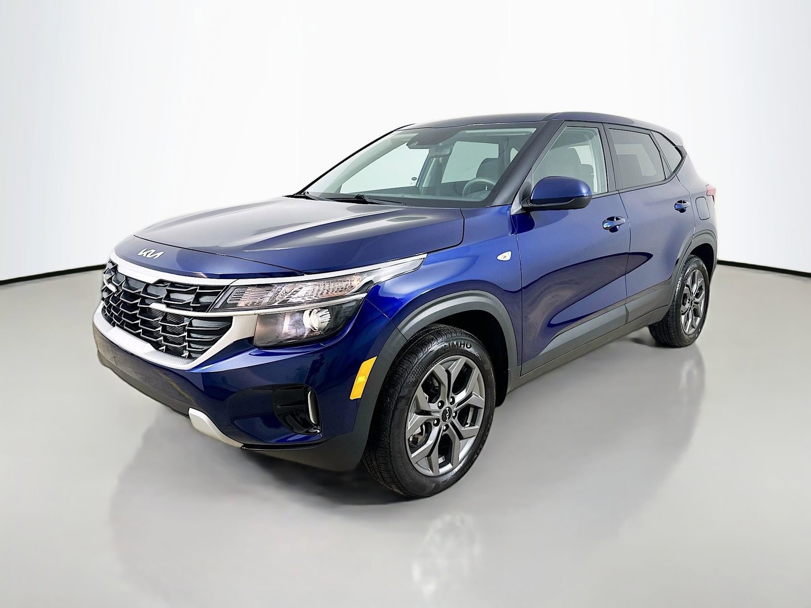 Used 2025 Kia Seltos LX