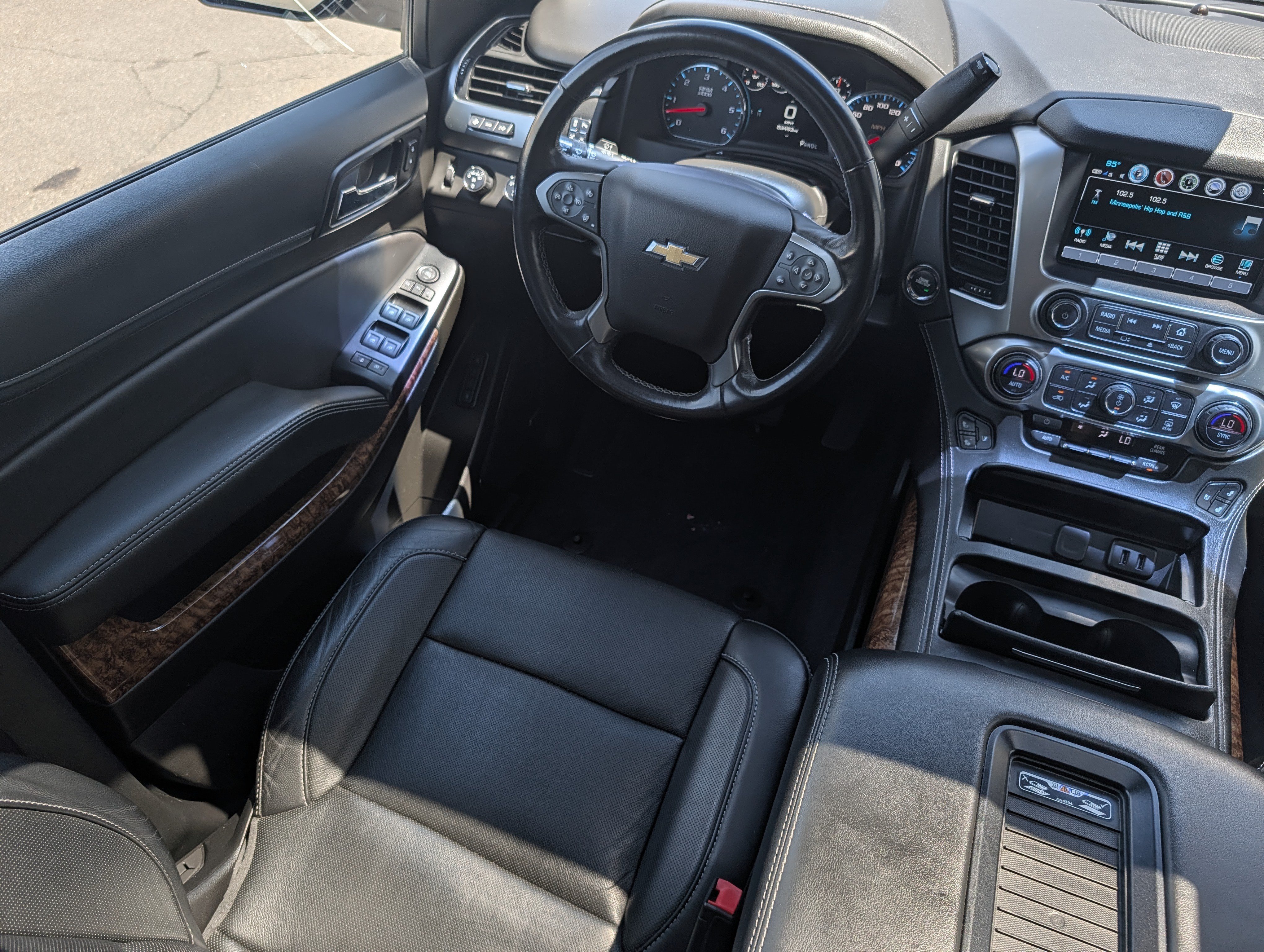Used 2019 Chevrolet Suburban Premier AWD/4WD image 9
