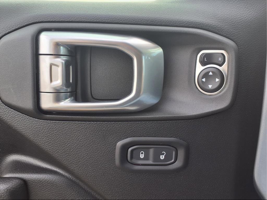 Used 2024 Jeep Wrangler Sport S image 17