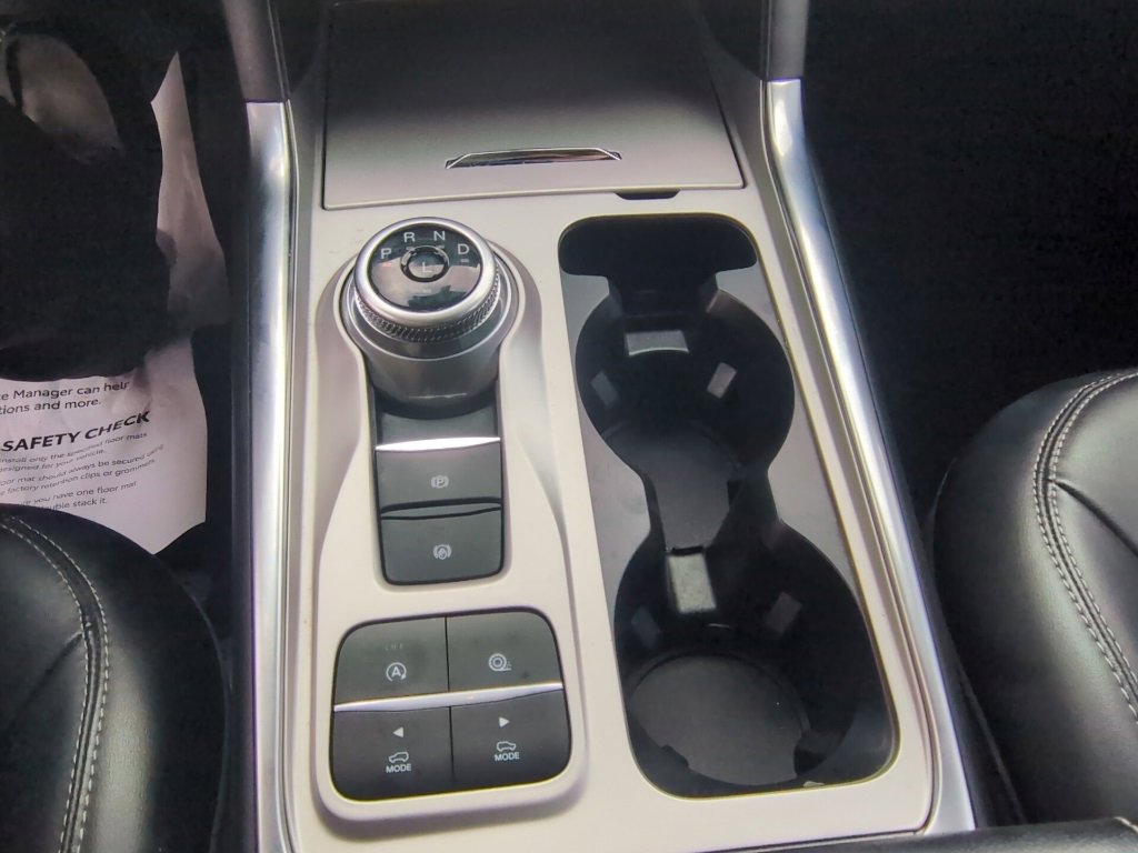 Used 2021 Ford Explorer XLT w/ Equipment Group 202A image 10