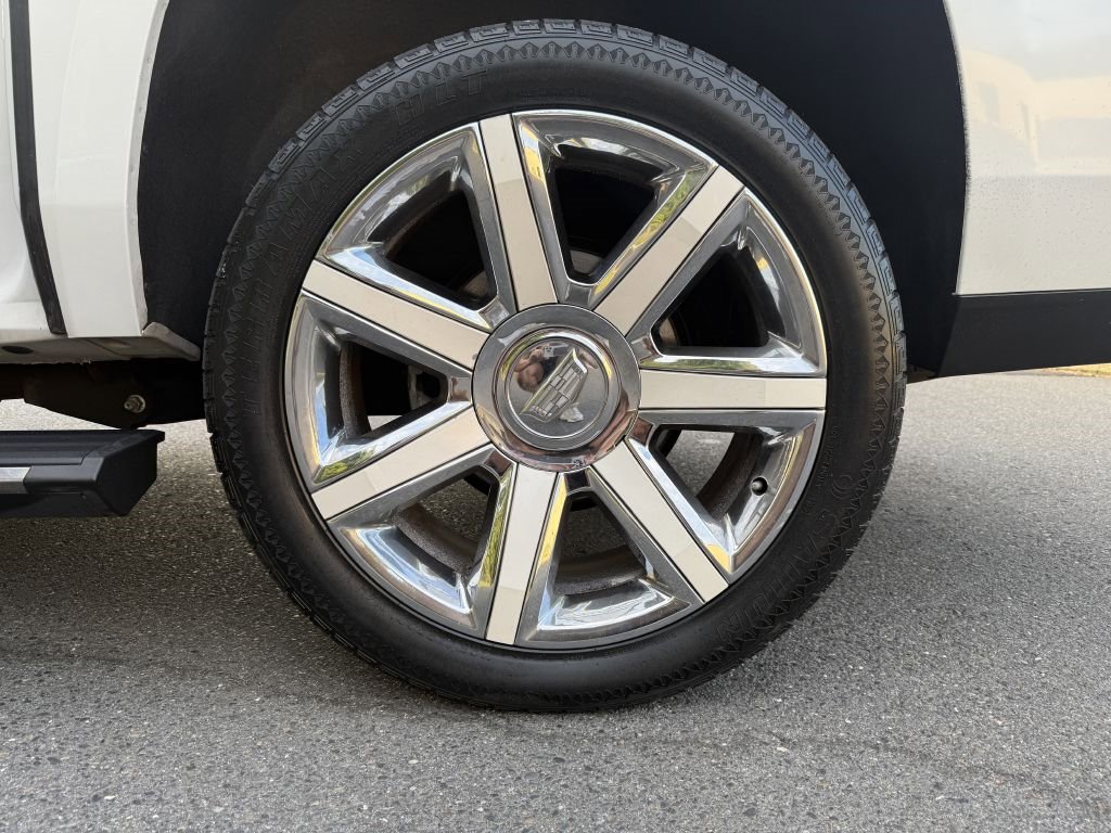 Used 2016 Cadillac Escalade ESV Platinum image 37