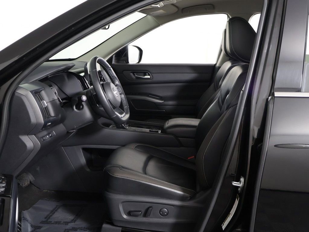 Used 2024 Nissan Pathfinder SL AWD/4WD image 26