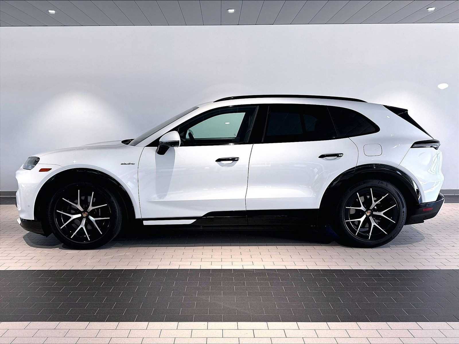 New 2026 Porsche Cayenne Electric AWD/4WD image 2