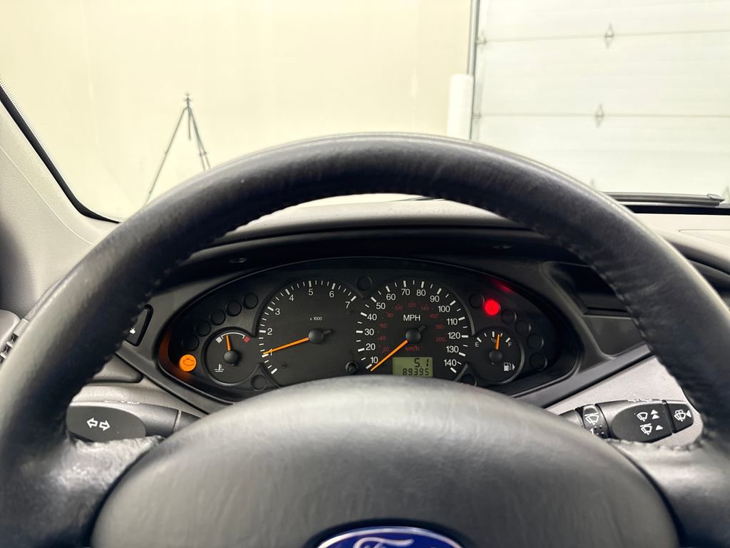 Used 2002 Ford Focus ZX5 Hatchback FWD image 16