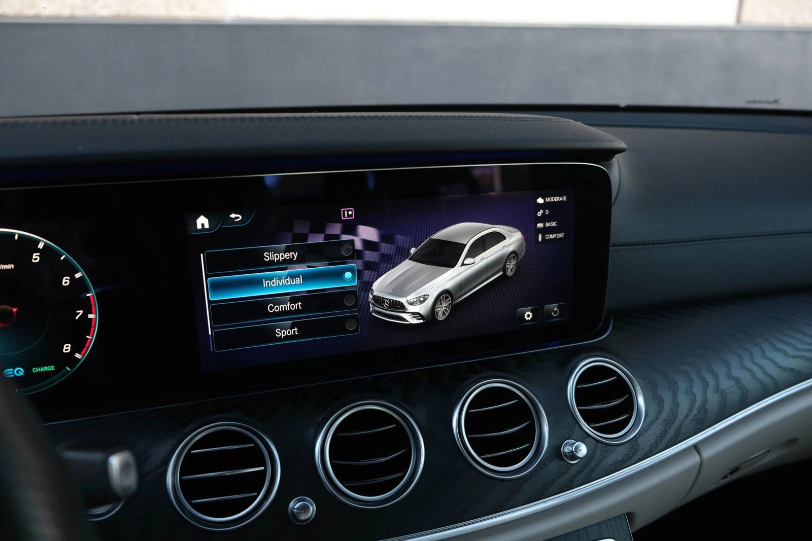 Used 2021 Mercedes-Benz E 53 AMG E 53 AMG Sedan 4D w/ Exterior Lighting Package image 46