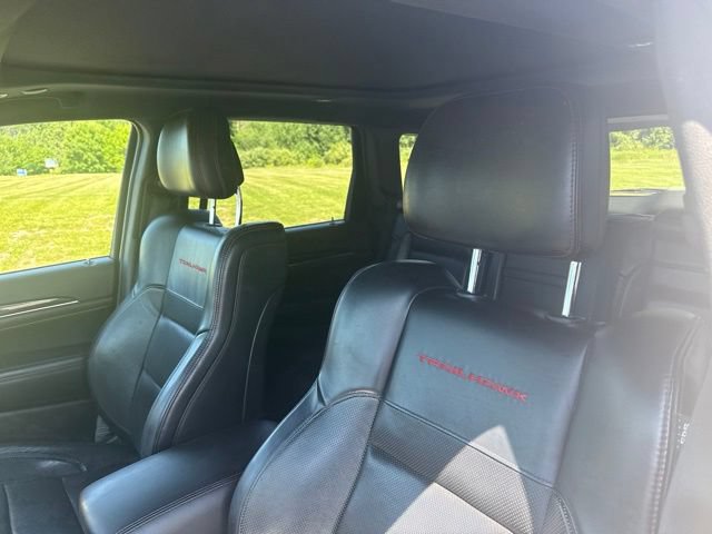 Used 2018 Jeep Grand Cherokee Trailhawk w/ Trailhawk Luxury Group AWD/4WD image 14