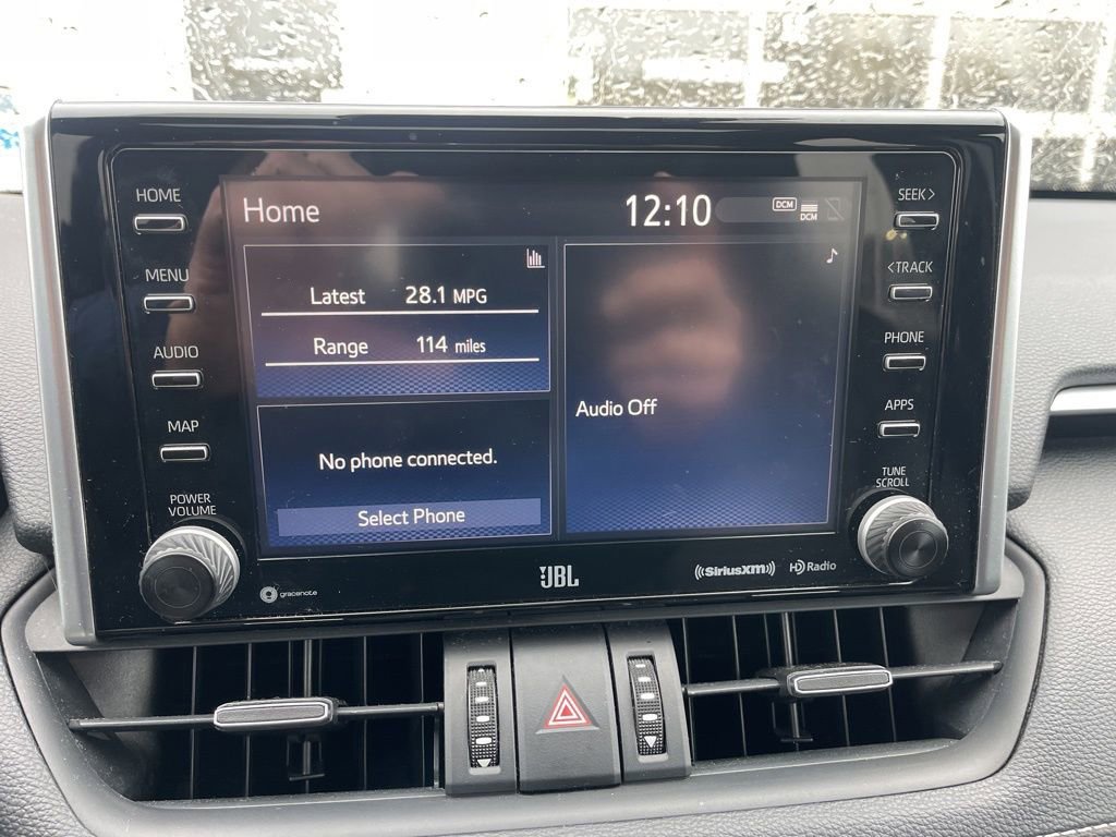 Used 2020 Toyota RAV4 XLE Premium image 16