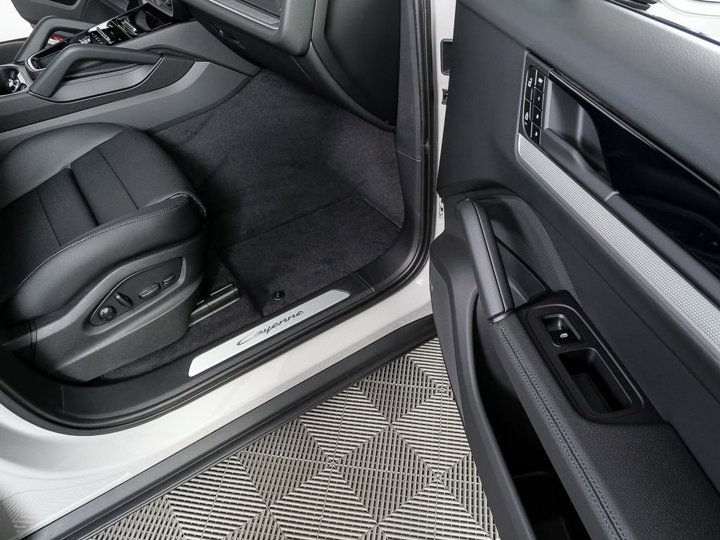 New 2026 Porsche Cayenne image 26