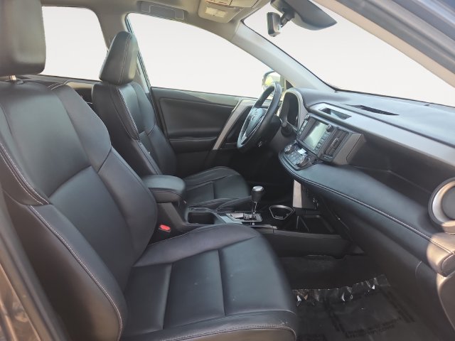 Used 2018 Toyota RAV4 Limited w/ Carpet Mat Package FWD image 15