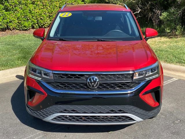 Used 2022 Volkswagen Taos SE FWD image 2