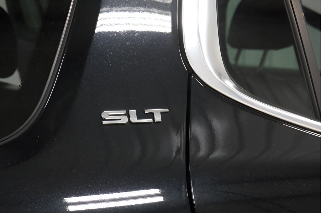 Used 2019 GMC Acadia SLT w/ LPO, Floor Liner Package FWD image 35