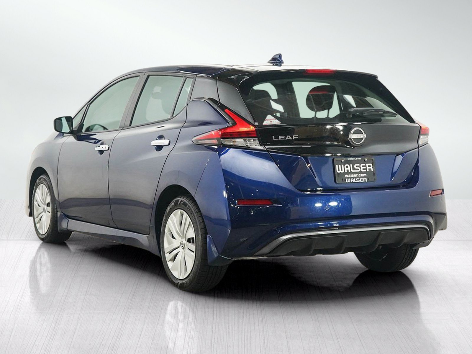 Used 2025 Nissan Leaf S FWD image 3
