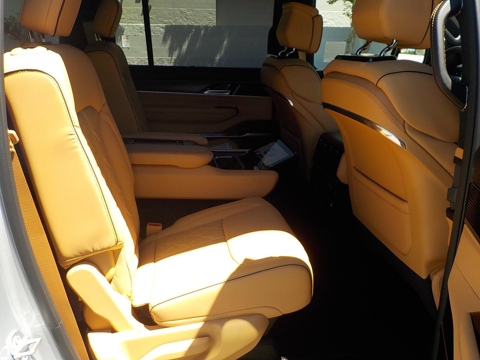 New 2026 Jeep Grand Wagoneer Summit AWD/4WD image 14